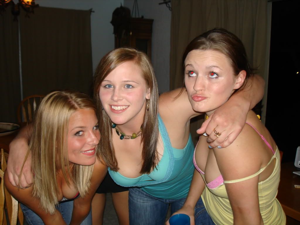 [img width=1024 height=768]http://i207.photobucket.com/albums/bb168/nikkita72/DSC00702.jpg[/img]