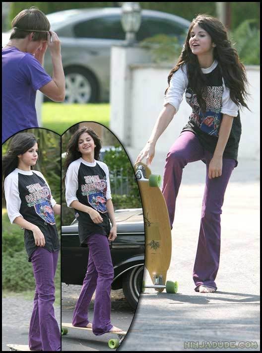 Selena-Gomez-Skateboarding.jpg image by yo0zername