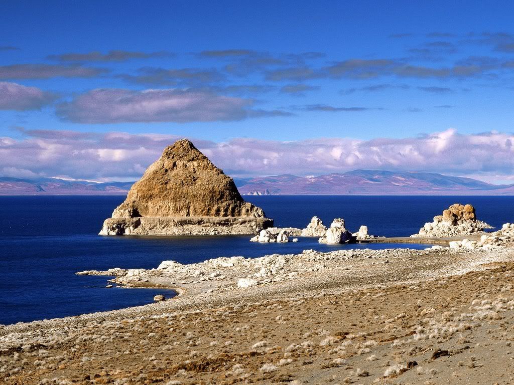 PyramidLakeNevada.jpg