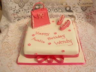 Adult Birthday Cakes on Client Wanted To Emphasise Aunties Love Of Shopping  This Was Achieved
