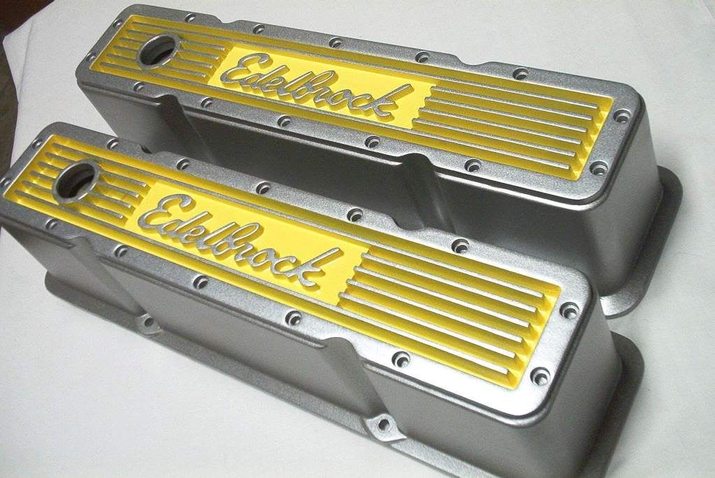 Edelbrock Elite SBC tall deck valve covers in Sunshine Yellow over Alien Silver