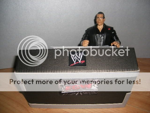 announce table wwe toy