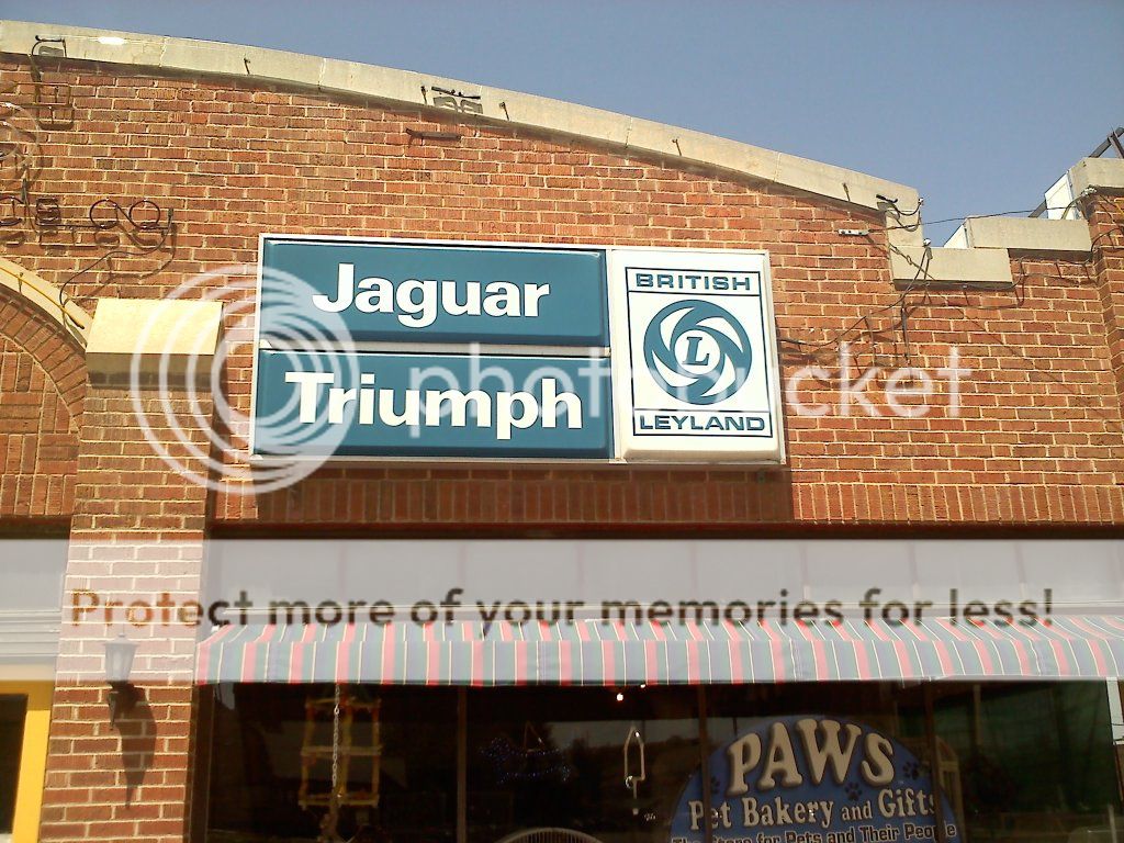 jaguartriumphsign.jpg