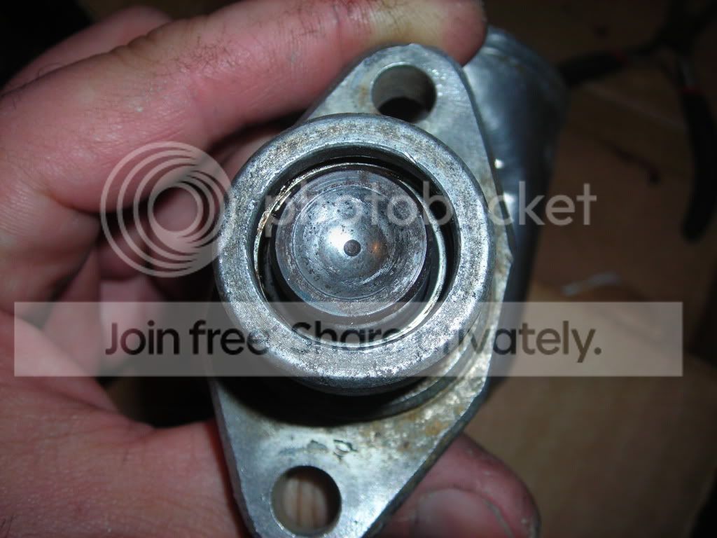 TR4abrakemastercylinderdisassemb-2.jpg