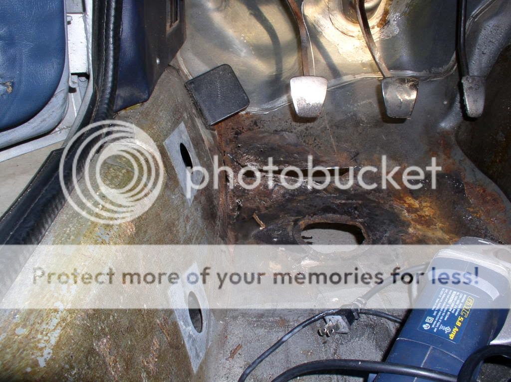 TR8driverssidefloorrustremoval9--1.jpg
